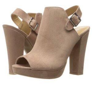 EUC Report Libbie Peep Toe Beige Suede Mules with Chunky Heel Size 7